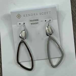NWT Kendra Scott Kira Drop Earrings